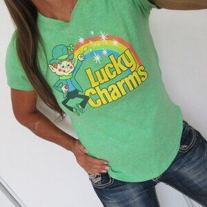 LUCKY CHARMS T-Shirt Size Medium Juniors Graphic Tee Green